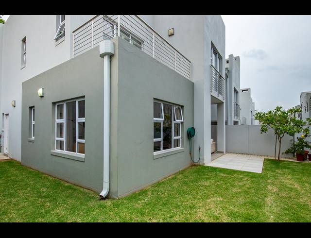 3 BEDROOM TOWNHOUSE FOR SALE IN SANDOWN